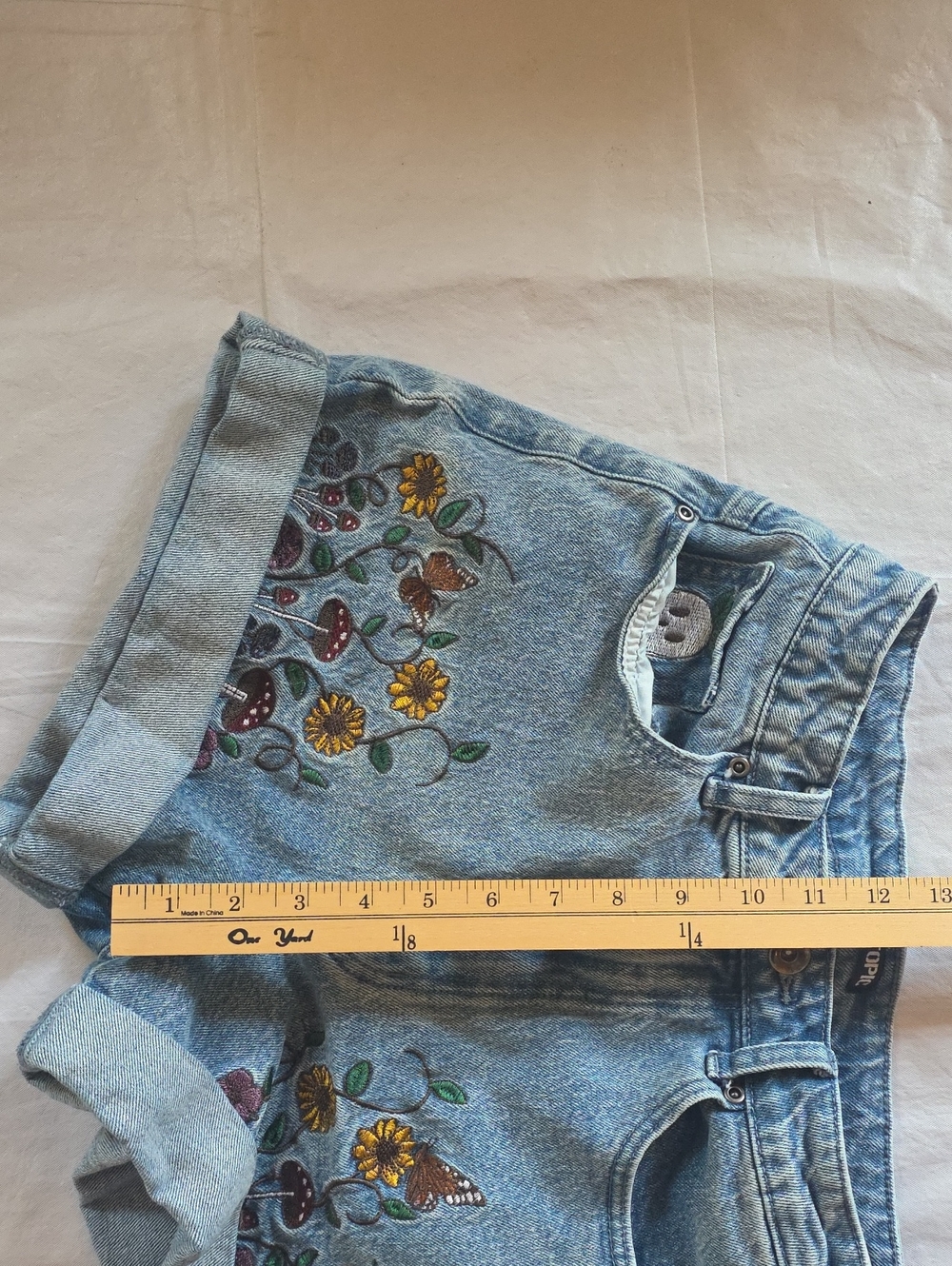 Hot Topic Thorn & Fable Ghost Sunflower Embroidered Denim Mom Shorts 5 - Picture 9 of 12